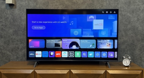 تلویزیون ال جی 65UR8000 ساخت سال 2023